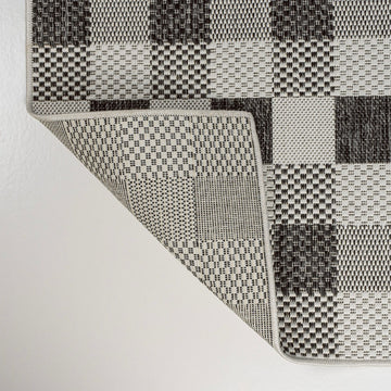 Darcy Traditional Geometric Bold Gingham Area Rug